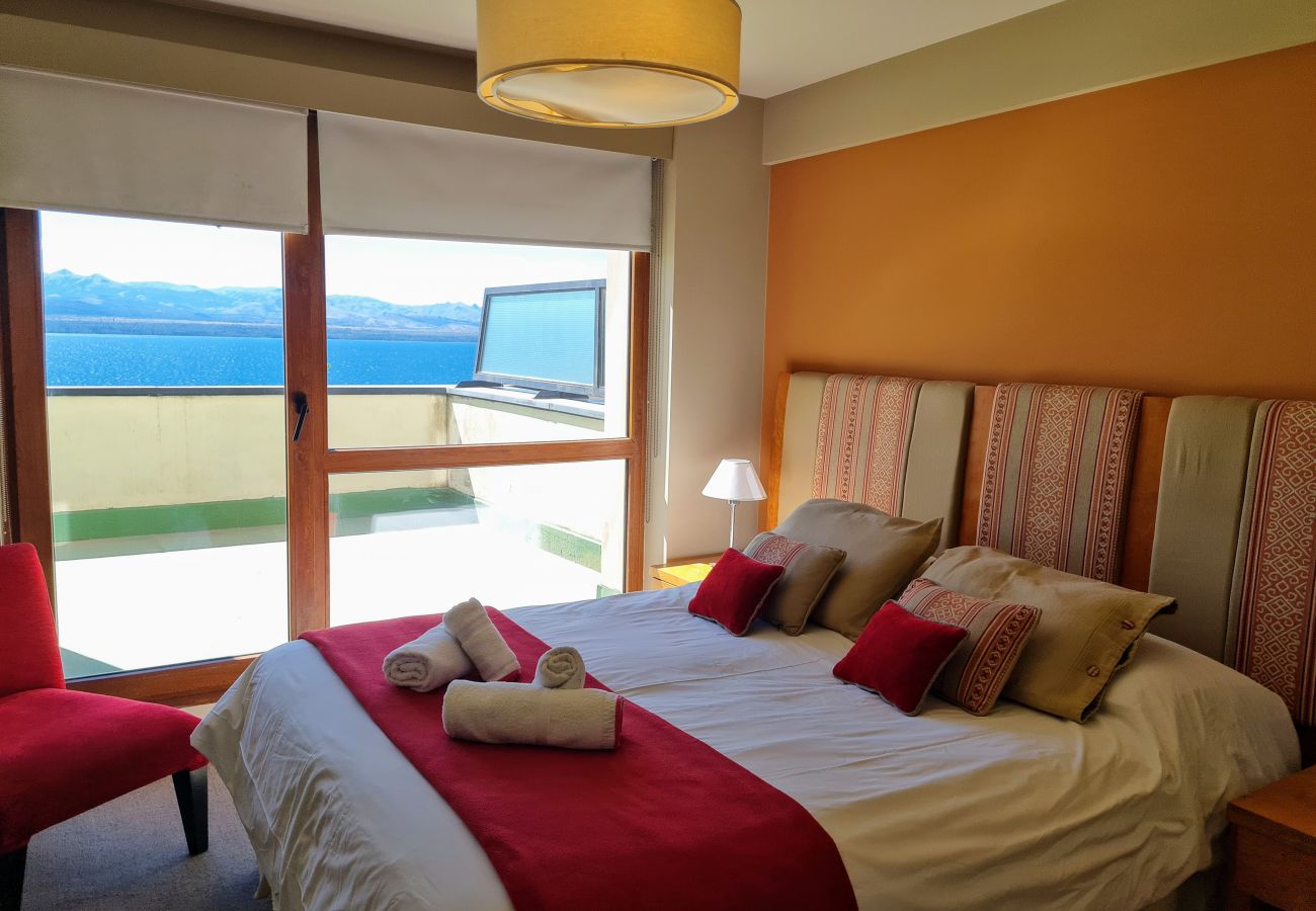 Apartamento en San Carlos de Bariloche - Terrazas del Lago II C con terraza y estac