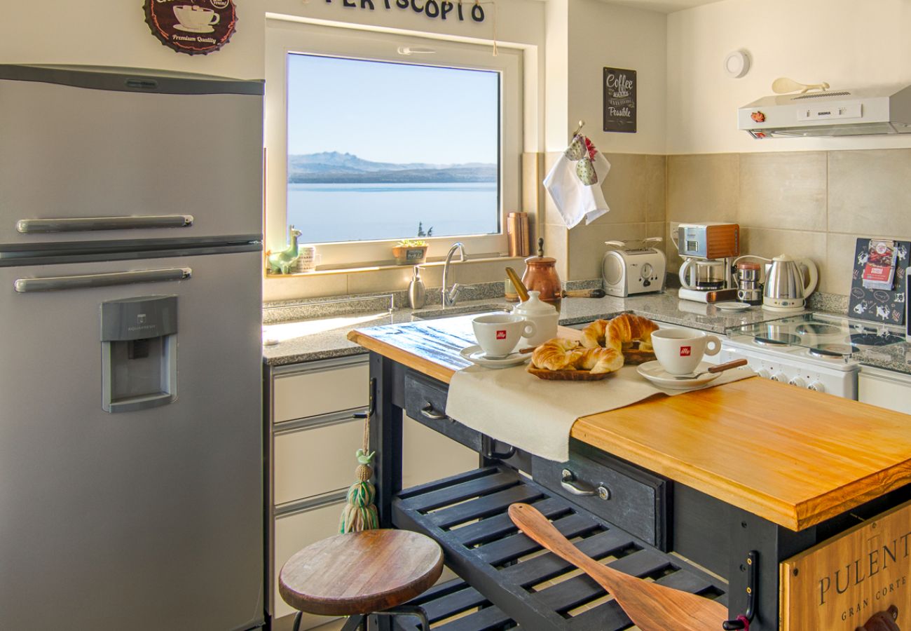 Apartamento en San Carlos de Bariloche - Dto. Periscopio con una imponente vista al lago