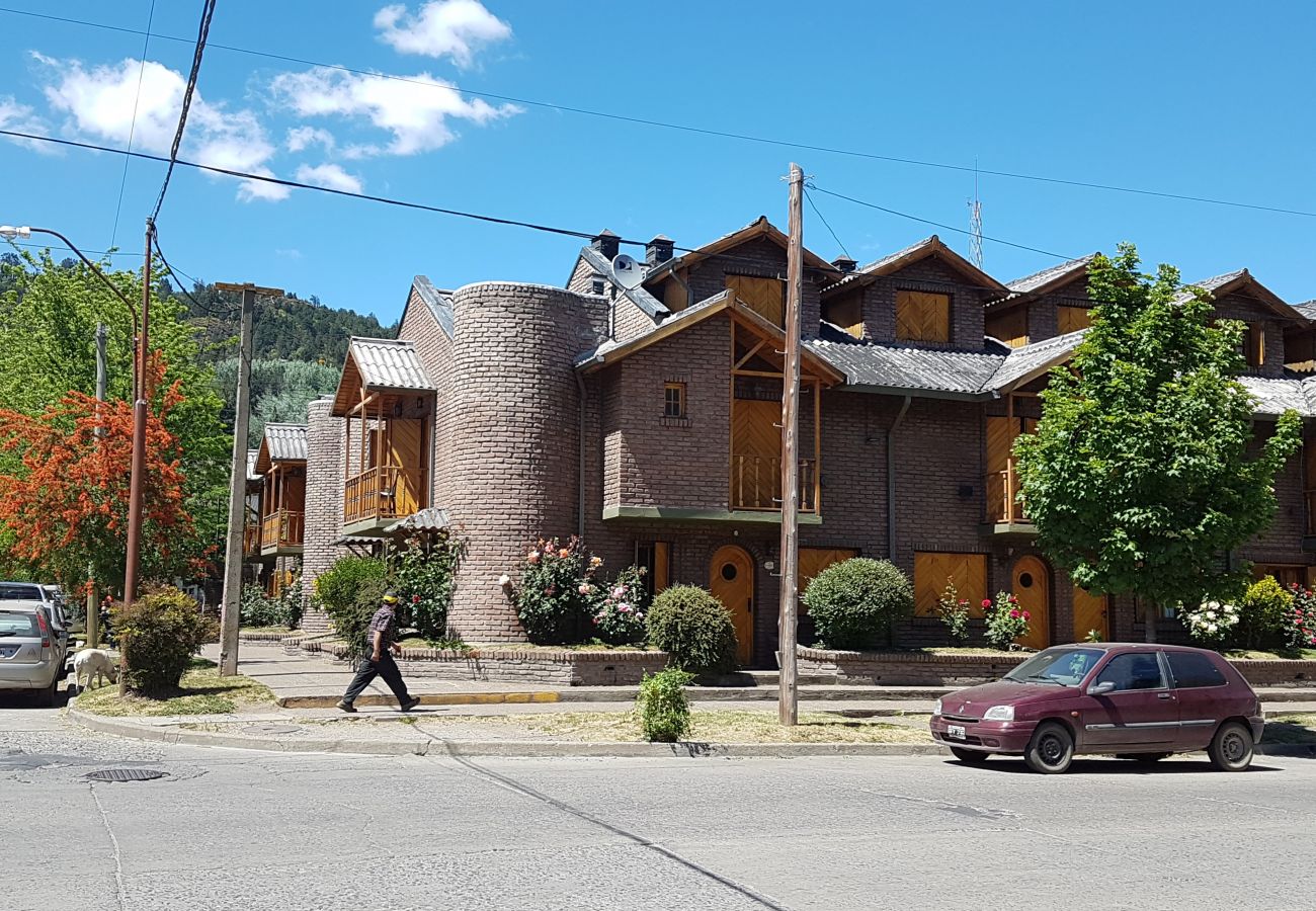 Cabaña en San Martin de los Andes - Aldea de montaña - Andarlibre