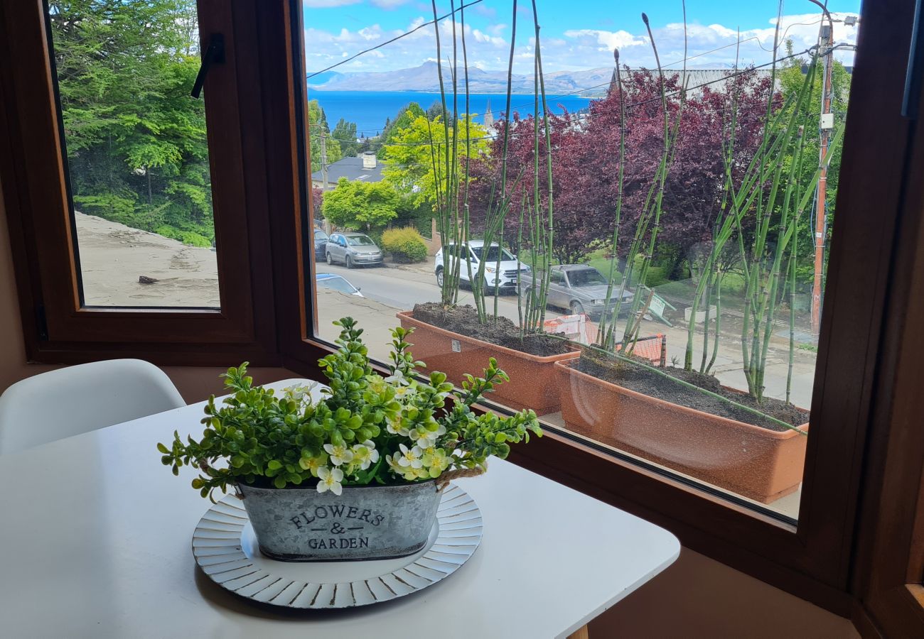 Apartamento en San Carlos de Bariloche - Letra y Música