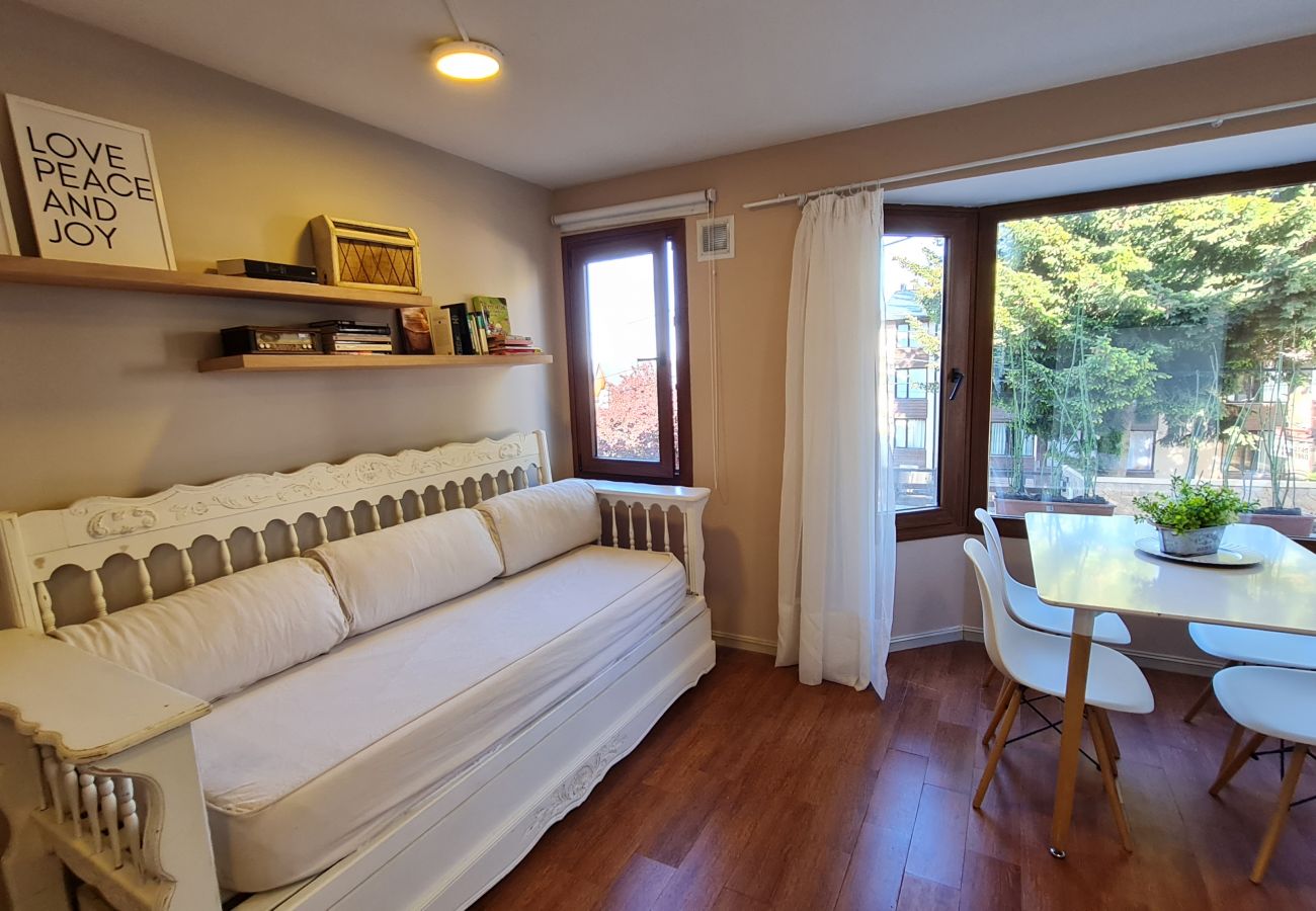 Apartamento en San Carlos de Bariloche - Letra y Música